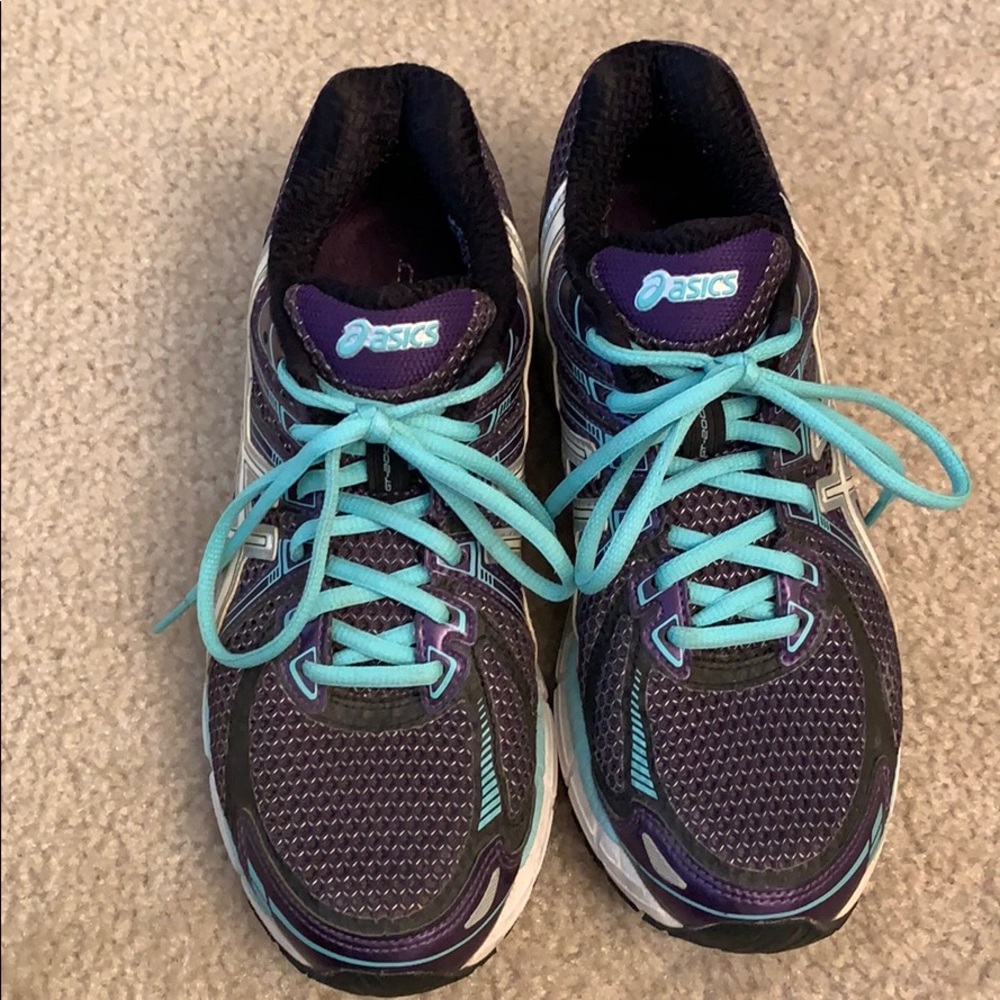 ASICS size 7.5! GREAT condition